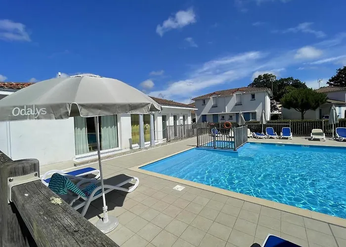 Maisonnette 4 Pers Avec Terrasse Privee Et Acces Piscine, Proche Ocean - - Fr-1-364-102