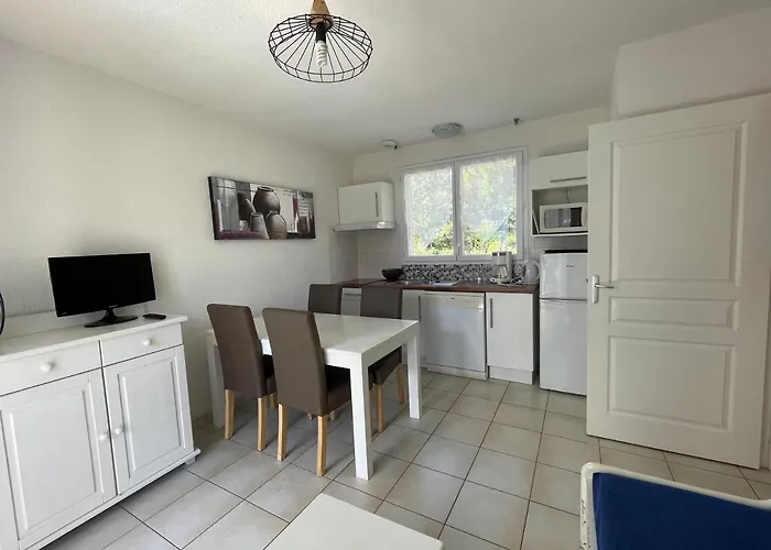 Maisonnette 4 Pers Avec Terrasse Privee Et Acces Piscine, Proche Ocean - - Fr-1-364-102 펜션 Saint-Brevin-les-Pins