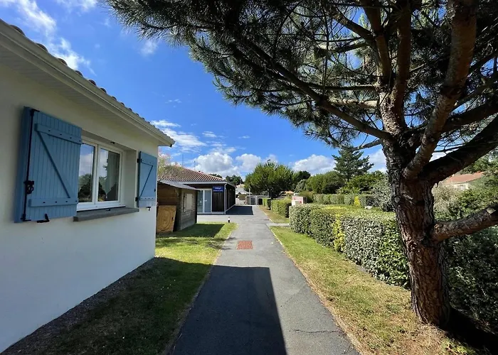 Maisonnette 4 Pers Avec Terrasse Privee Et Acces Piscine, Proche Ocean - - Fr-1-364-102 펜션 *